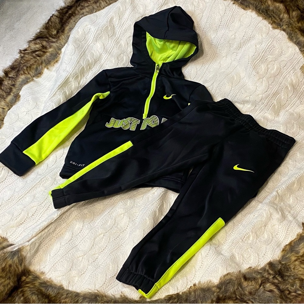 Nike Dri Fit outfit sz 4 (XS)